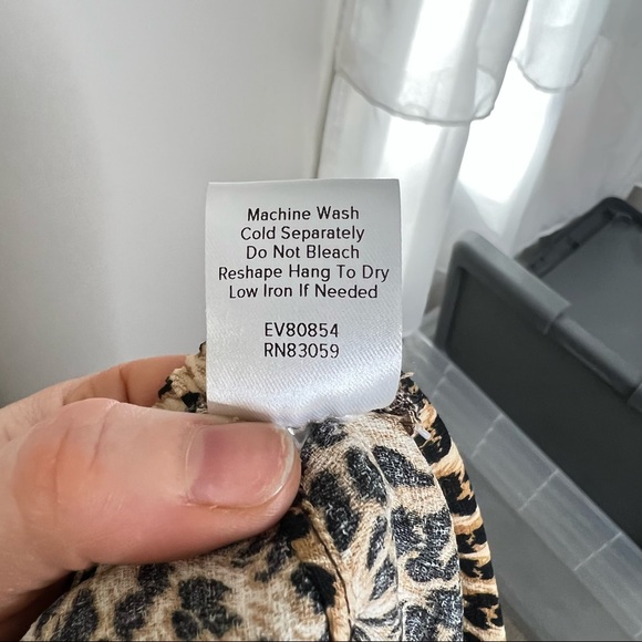 EVEREVE Peyton Jensen Whitney Pant LEOPARD SPILT LEG PANTS-size xs - Picture 9 of 9